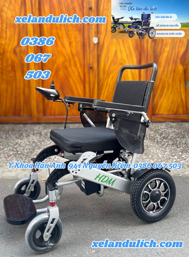 Xe lăn điện siêu nhẹ HDM HD-W73001 gấp gọn dễ dàng, mang đi du lịch